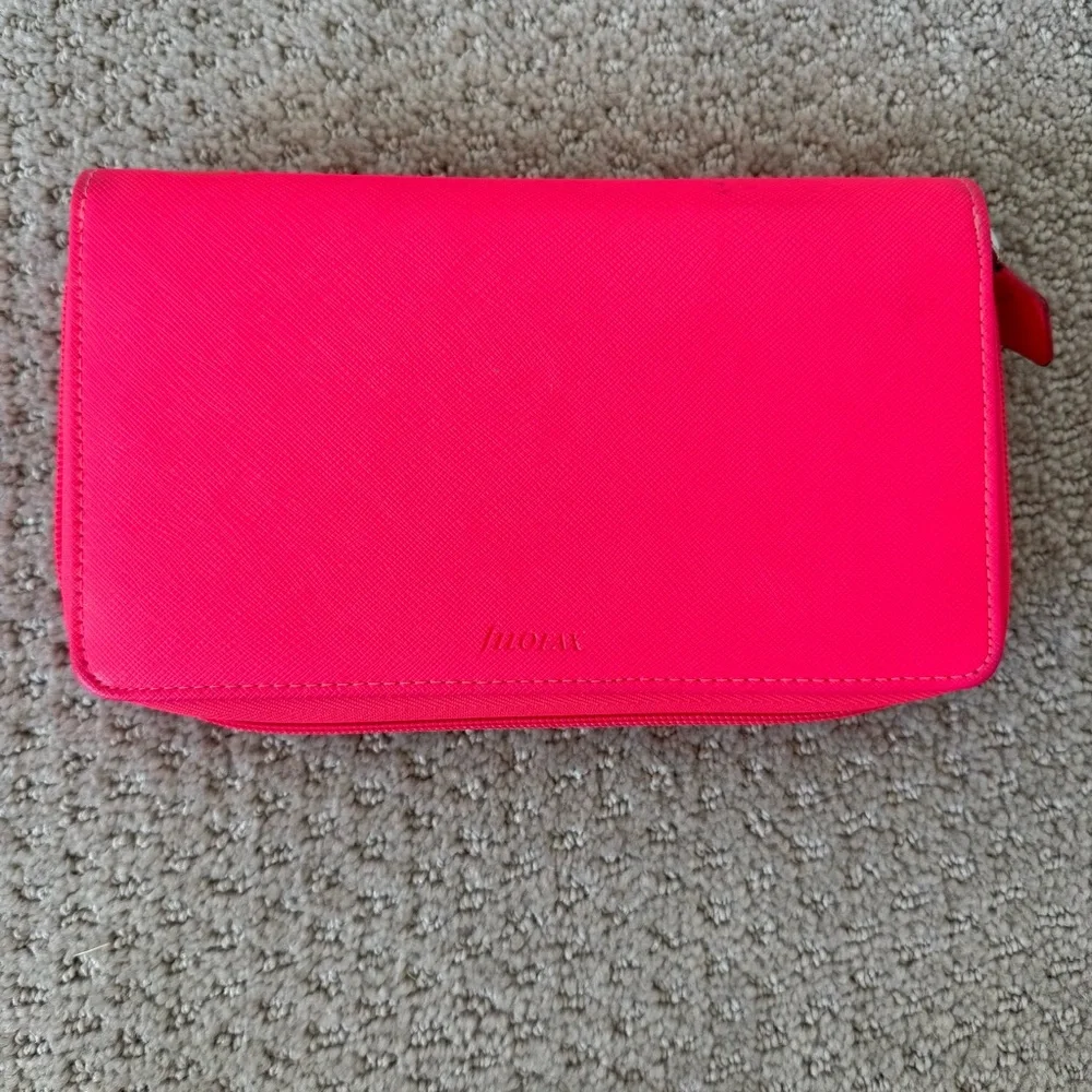 Filofax Saffiano Hot Pink Compact Personal Organizer Planner Money Zip Wallet - Picture 2 of 8